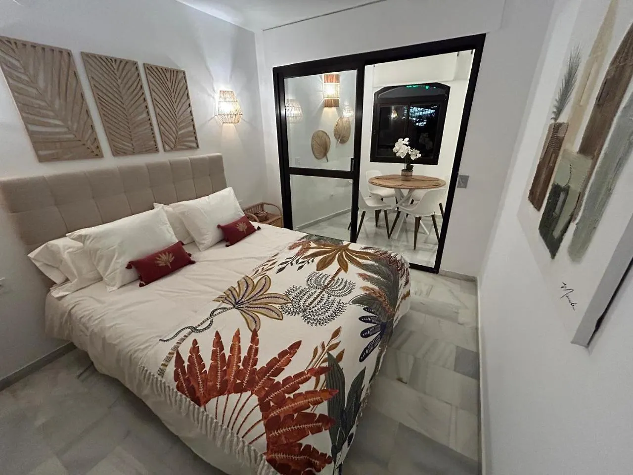 Nomad Stays Milos Y Bali Marbella Apartment
